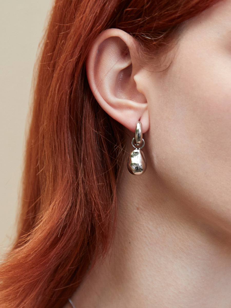 Semi-baroque Earrings by fashion jewelry and accessory brand THEYKNOW