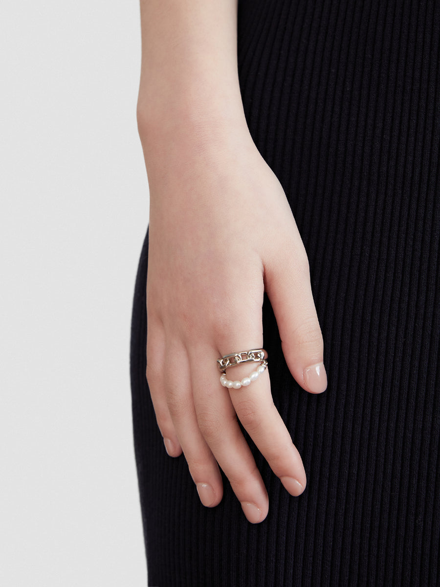 Pearl Chain Link Ring 002 by fashion jewelry and accessory brand THEYKNOW